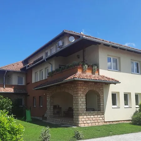 Mediterrania アパート *